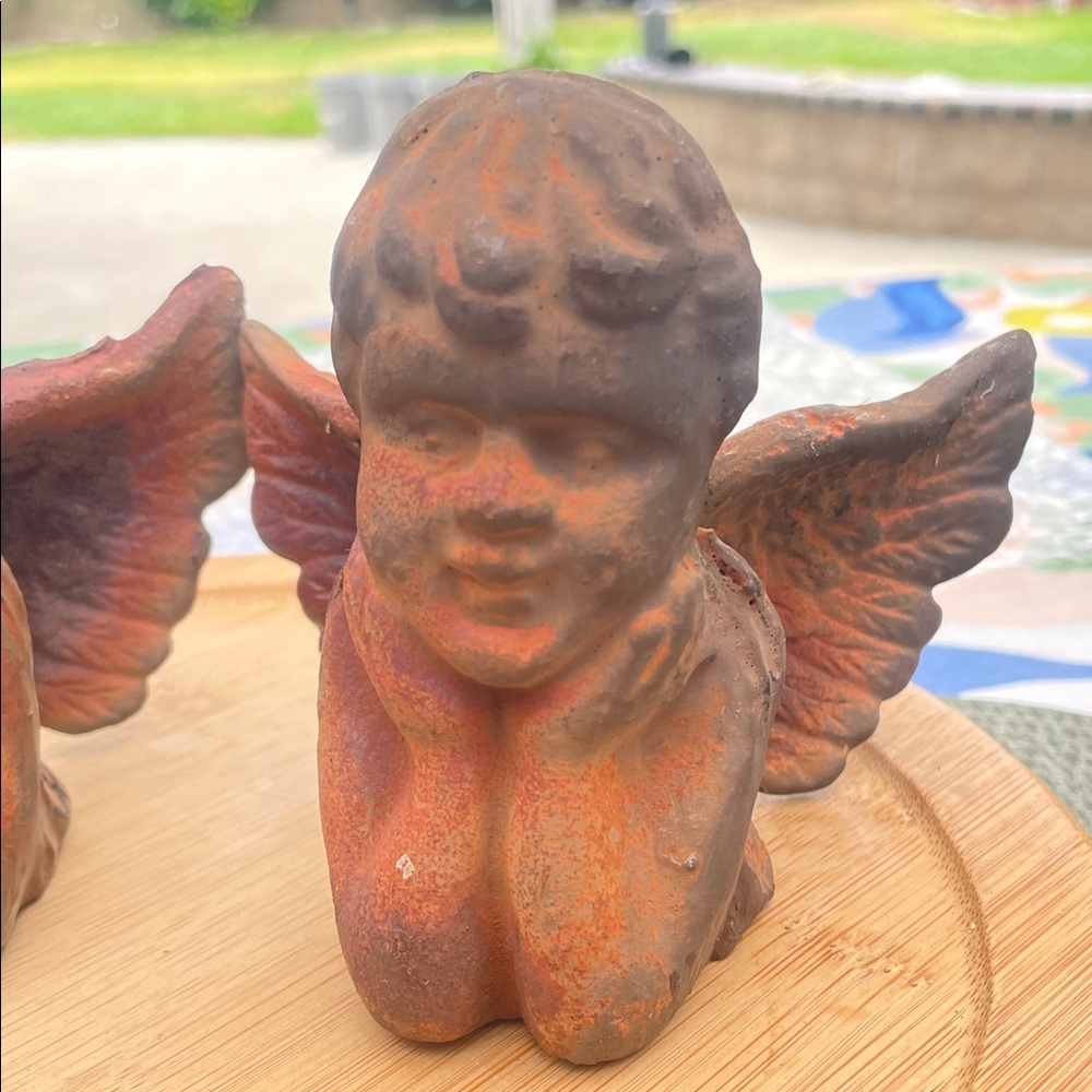 Rustic cast iron Cherub Angel Statues - Picture 3 of 8